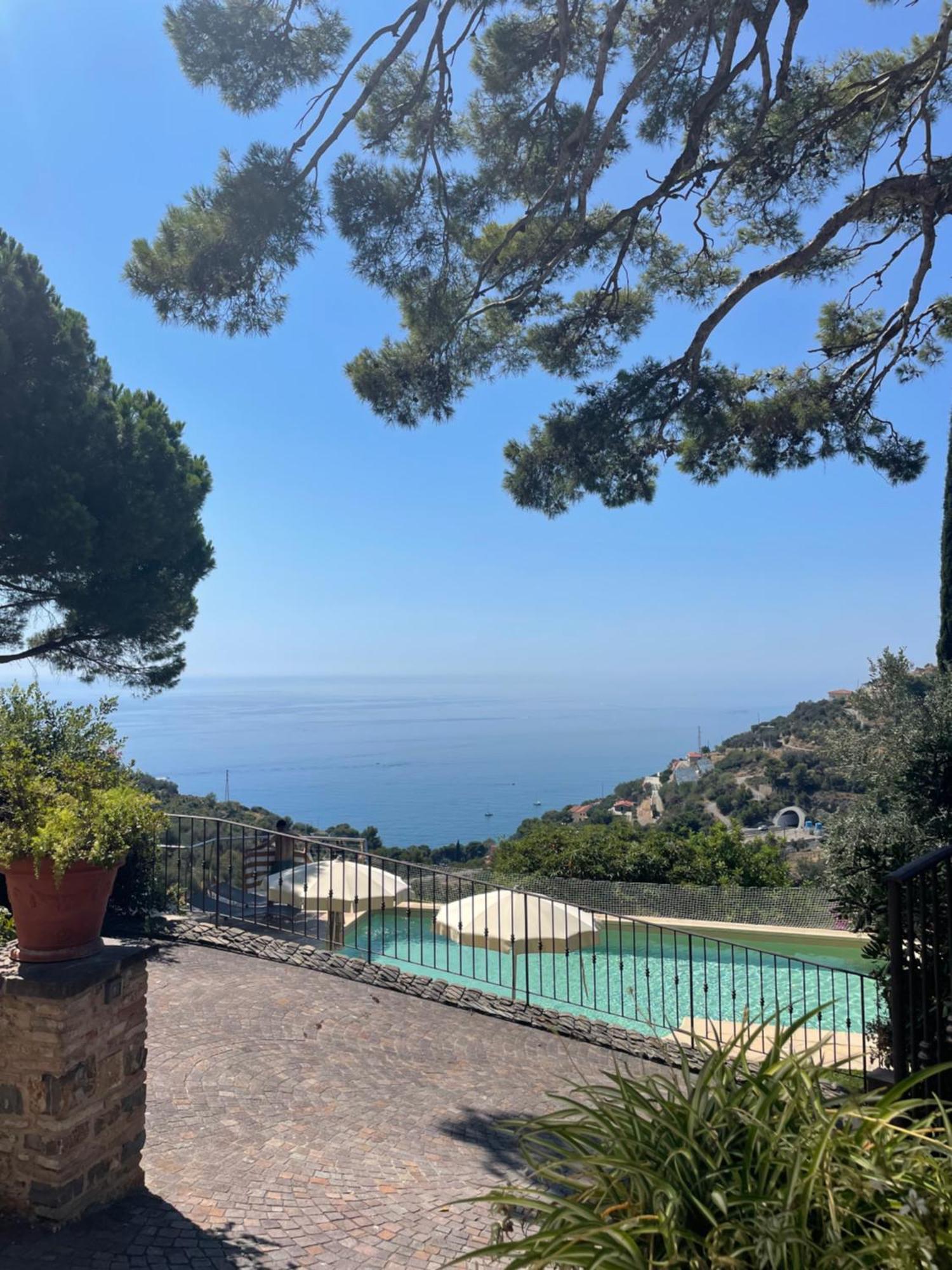 Uliveto Saglietto Agriturismo A Poggi Apartments 임페리아 외부 사진