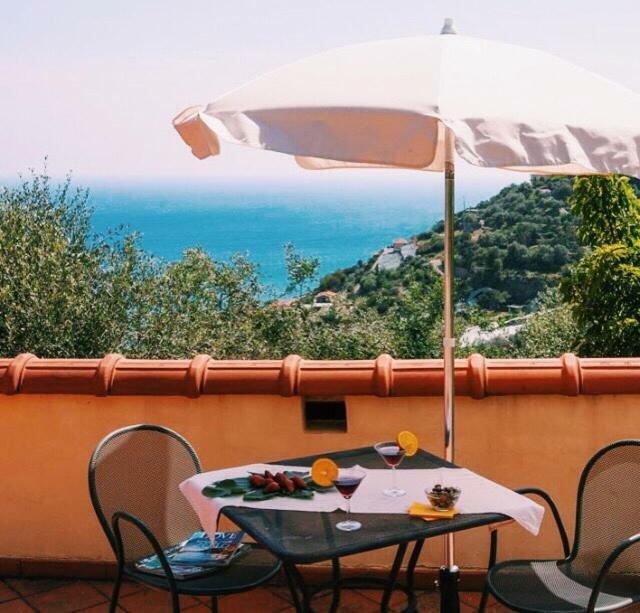 Uliveto Saglietto Agriturismo A Poggi Apartments 임페리아 외부 사진