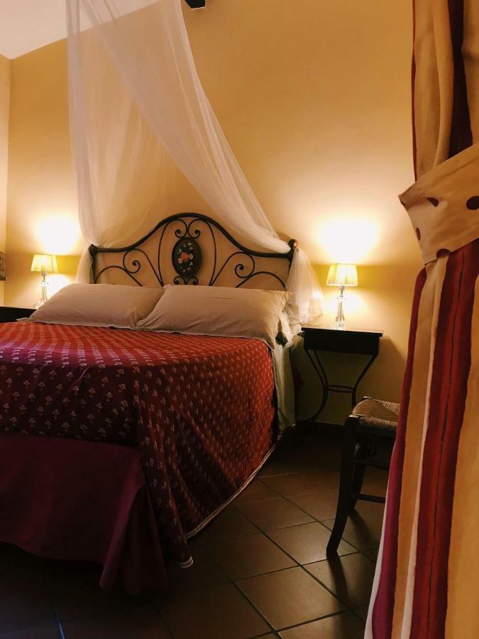 Uliveto Saglietto Agriturismo A Poggi Apartments 임페리아 외부 사진